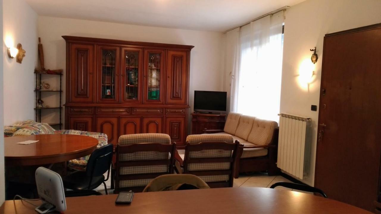 Villetta Rossini Appartamento Da Condividere Con Me Luciano Servizio Ospiti Taxi Driver Navetta No Wifi 2 Camera Da Letto Per 5 Persone Valbrembo Dış mekan fotoğraf